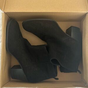 Old Navy Black boots